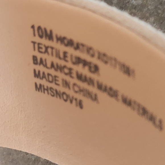 Beige ankle strap suede sandals - Picture 9 of 9